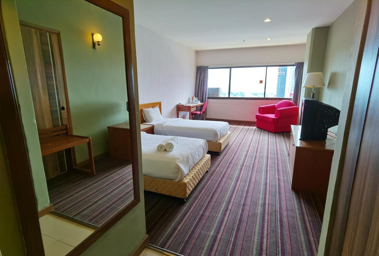 Folkmeldrum Hotel Johor Bahru Exterior foto